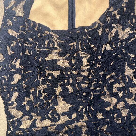 Tadashi Shoji Blue Lace Sheath Dress Women’s 4 – Embroidered Cocktail Dress - Picture 6 of 6